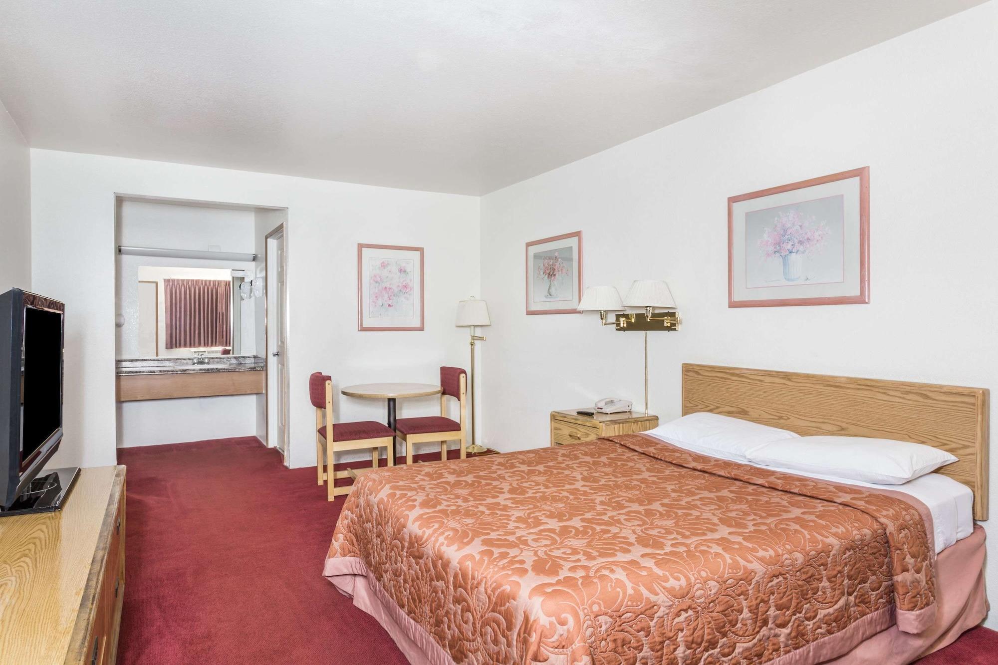 Super 8 By Wyndham Phoenix Metro North Dış mekan fotoğraf
