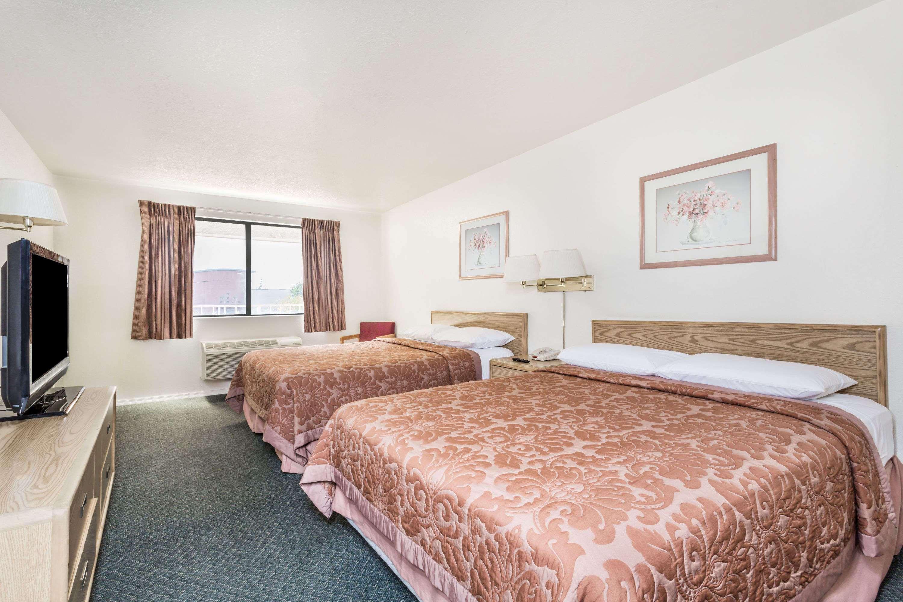 Super 8 By Wyndham Phoenix Metro North Dış mekan fotoğraf