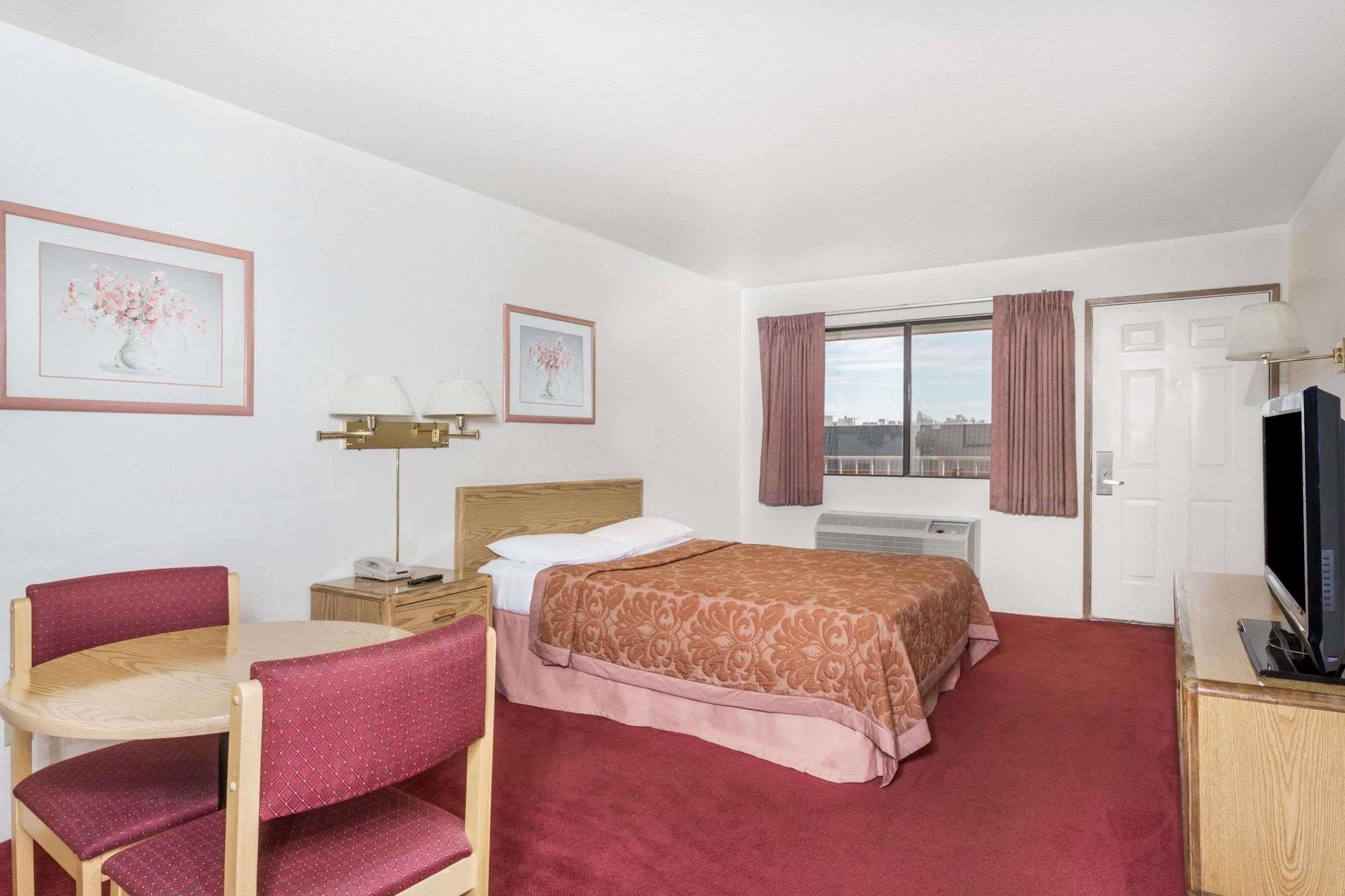 Super 8 By Wyndham Phoenix Metro North Dış mekan fotoğraf